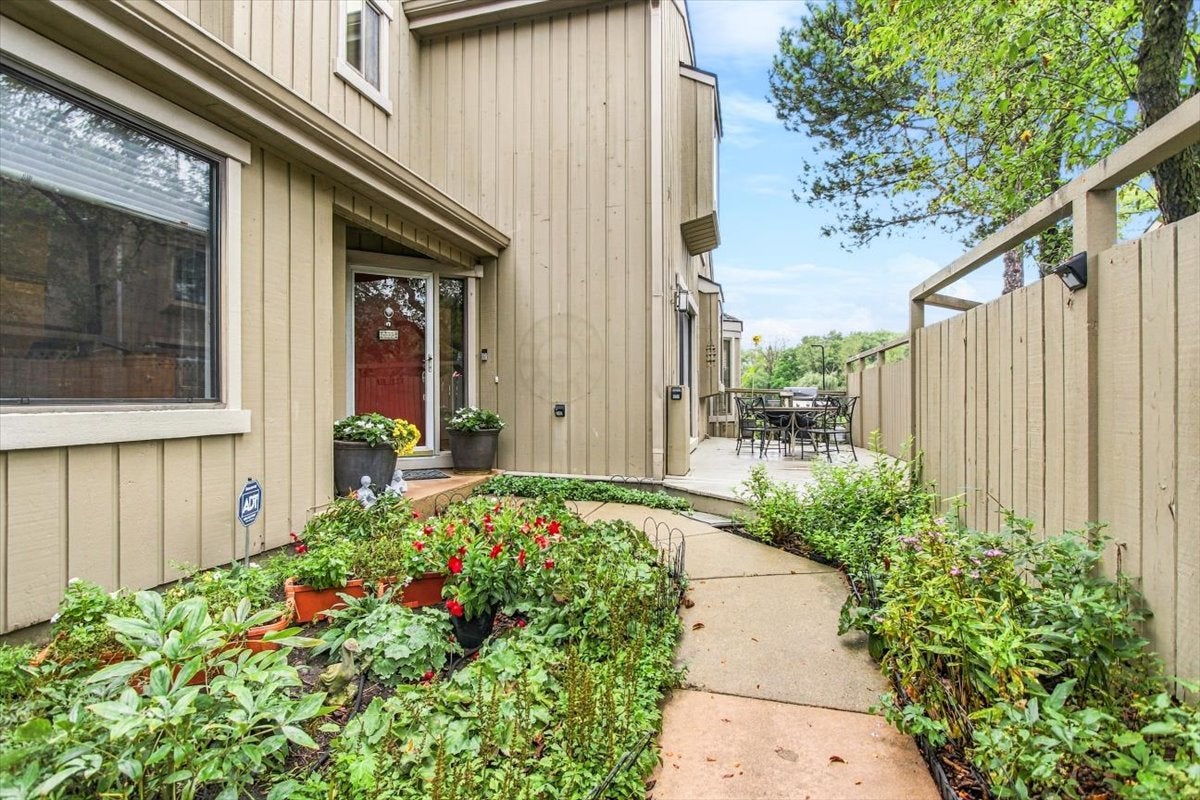 862 Oak Hill Road 504