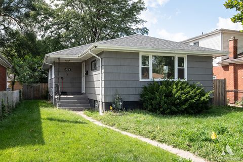 Photo of 434 Mackinaw Avenue, Calumet City, IL 60409 (MLS # 12501299) Photo of 434 Mackinaw Avenue, Calumet City, IL 60409 (MLS # 12501299)