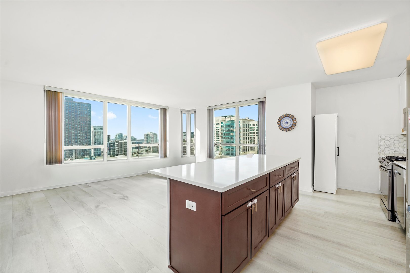 33 W Ontario Street 19G