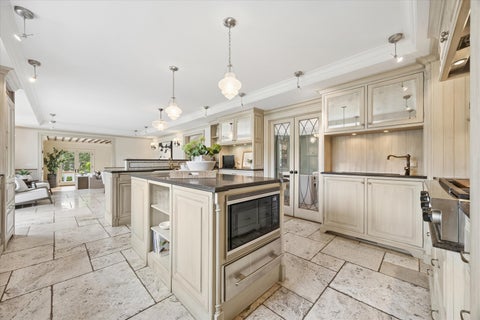 Tiny photo for 325 Princeton Road, Hinsdale, IL 60521 (MLS # 12655527)