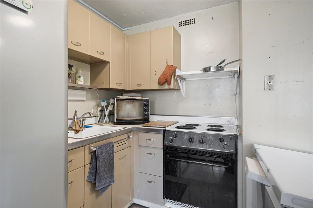 1360 N SANDBURG Terrace 1209C