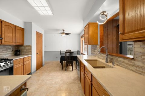 Tiny photo for 678 Middlebury Lane, Elk Grove Village, IL 60007 (MLS # 12581796)