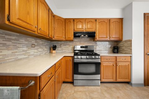 Tiny photo for 678 Middlebury Lane, Elk Grove Village, IL 60007 (MLS # 12581796)