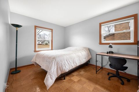 Tiny photo for 678 Middlebury Lane, Elk Grove Village, IL 60007 (MLS # 12581796)