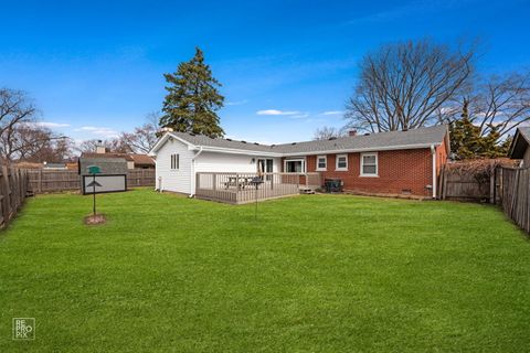 Tiny photo for 678 Middlebury Lane, Elk Grove Village, IL 60007 (MLS # 12581796)