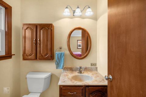 Tiny photo for 678 Middlebury Lane, Elk Grove Village, IL 60007 (MLS # 12581796)