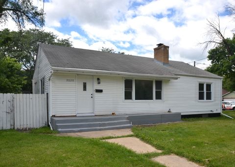 Photo of 2020 N Rockton Avenue, Rockford, IL 61103 (MLS # 12683565)