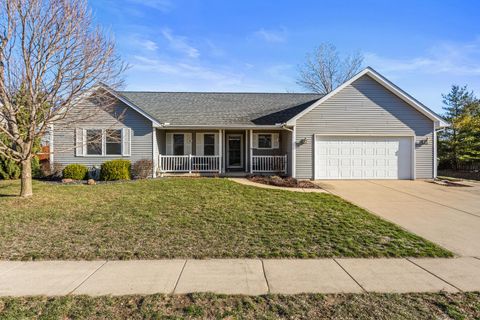 Photo of 1202 Edgeview Drive, Mahomet, IL 61853 (MLS # 12589782)