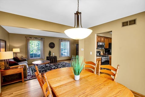 Tiny photo for 130 Lewis Court, St. Charles, IL 60174 (MLS # 12741858)