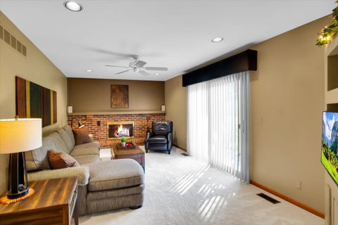 Tiny photo for 130 Lewis Court, St. Charles, IL 60174 (MLS # 12741858)