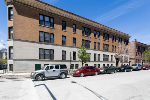 4408 N Hazel Street GDN Chicago IL 60640