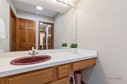 Tiny photo for 15 Shoreside Drive, South Barrington, IL 60010 (MLS # 12701926)