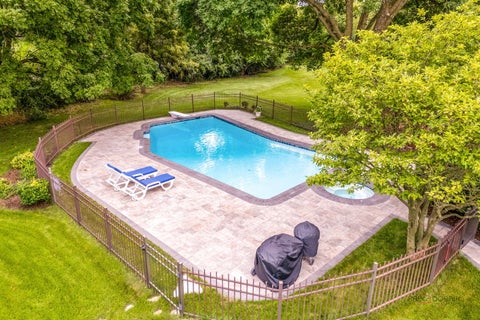 Tiny photo for 15 Shoreside Drive, South Barrington, IL 60010 (MLS # 12701926)