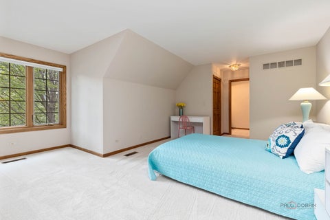 Tiny photo for 15 Shoreside Drive, South Barrington, IL 60010 (MLS # 12701926)