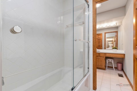 Tiny photo for 15 Shoreside Drive, South Barrington, IL 60010 (MLS # 12701926)