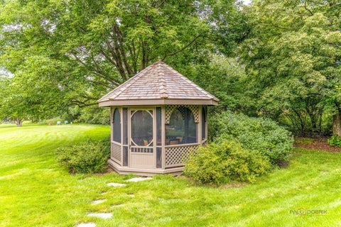 Tiny photo for 15 Shoreside Drive, South Barrington, IL 60010 (MLS # 12701926)