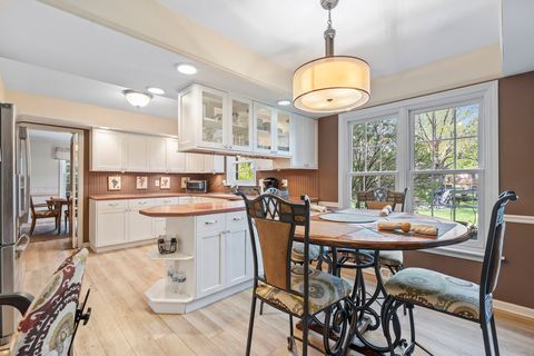 Tiny photo for 2245 Tanglewood Drive, Aurora, IL 60506 (MLS # 12600695)