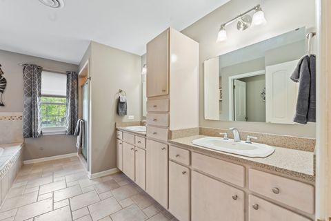 Tiny photo for 2245 Tanglewood Drive, Aurora, IL 60506 (MLS # 12600695)