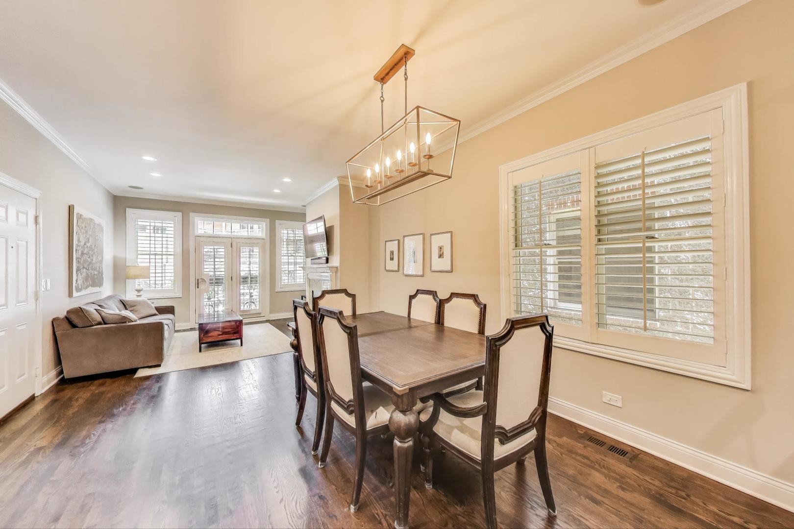 917 W Altgeld Street 1