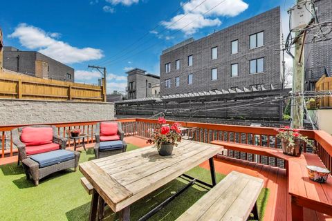 Tiny photo for 917 W Altgeld Street #1, Chicago, IL 60614 (MLS # 12487126)