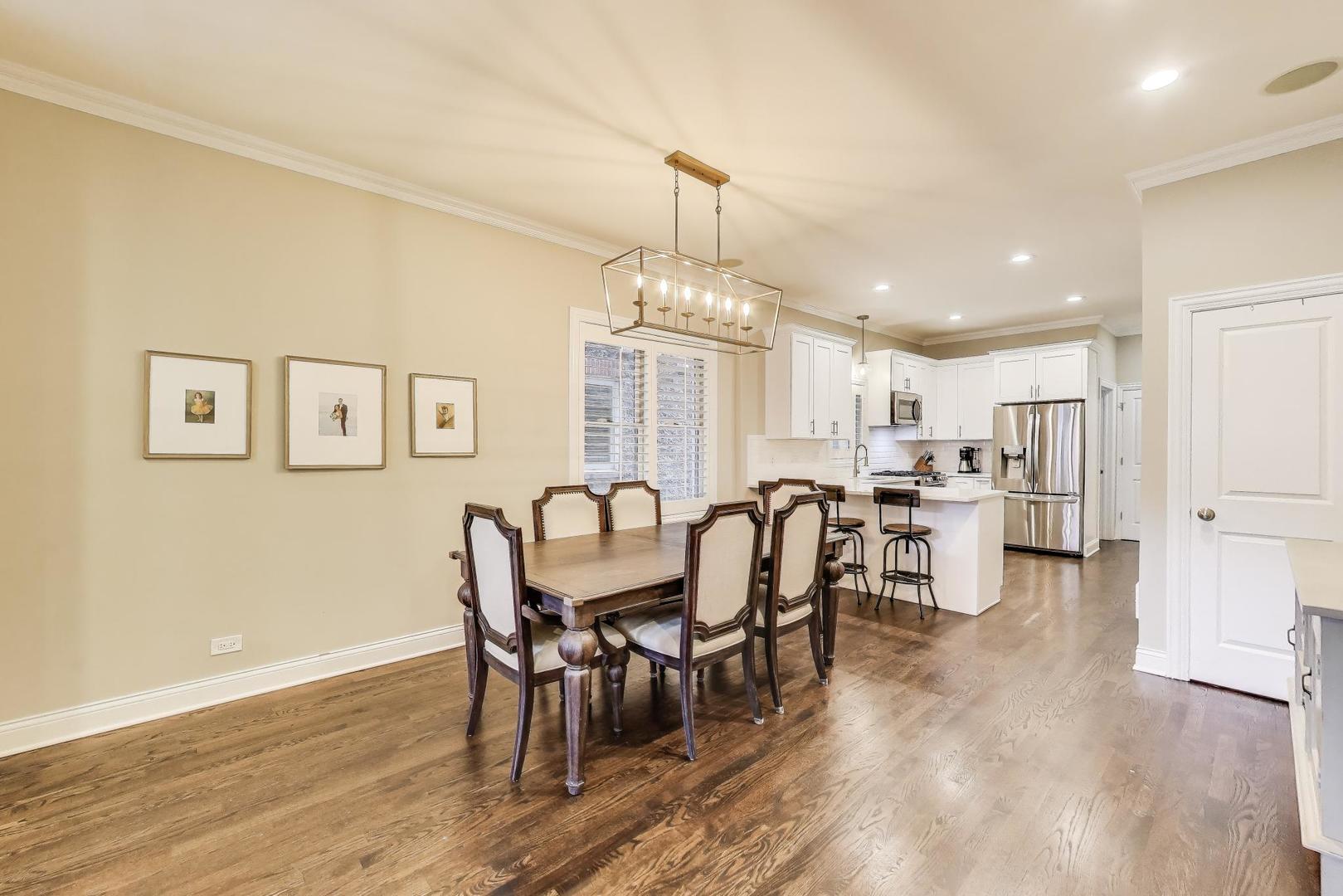 917 W Altgeld Street 1