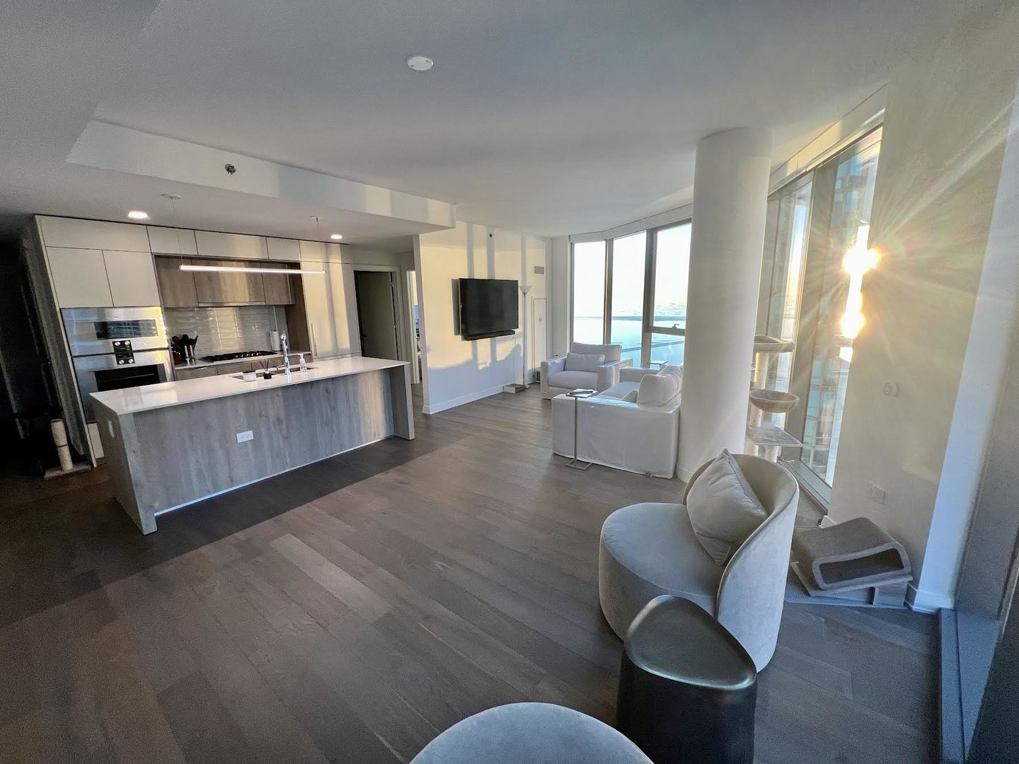 211 N Harbor Drive 2101