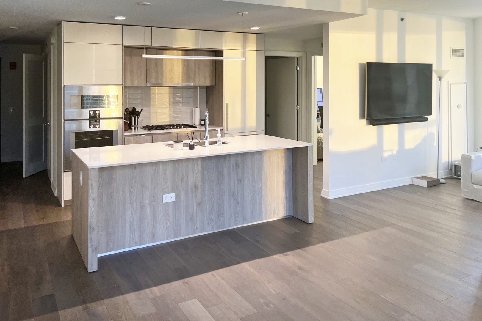 211 N Harbor Drive 2101