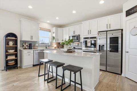 Tiny photo for 1229 Mariemont Road, Sugar Grove, IL 60554 (MLS # 12560761)