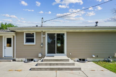 Tiny photo for 1929 Tanglefoot Lane, Bettendorf, IA 52722 (MLS # 12704031)