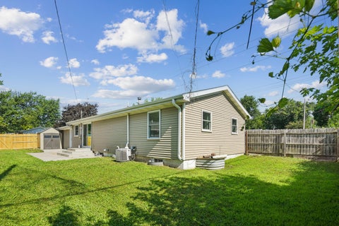 Tiny photo for 1929 Tanglefoot Lane, Bettendorf, IA 52722 (MLS # 12704031)