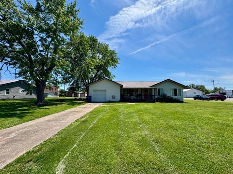 Photo of 203 W Callie Street, Sesser, IL 62884 (MLS # 12634961)