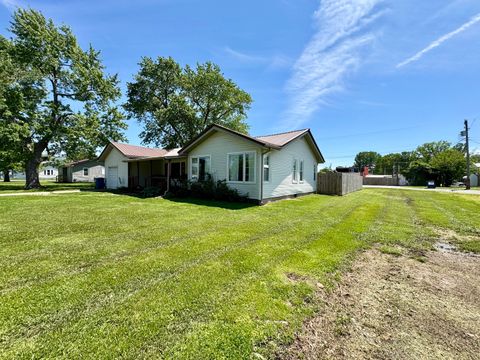Tiny photo for 203 W Callie Street, Sesser, IL 62884 (MLS # 12634961)