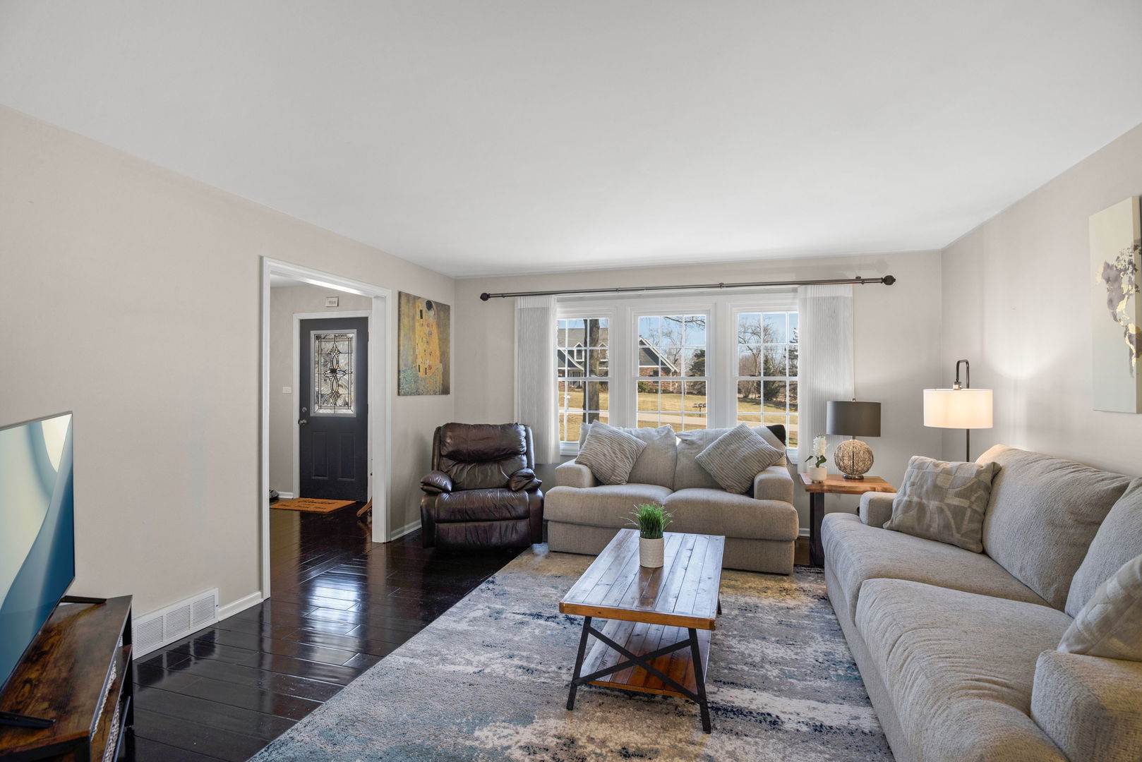 27942 N Lakeview Circle