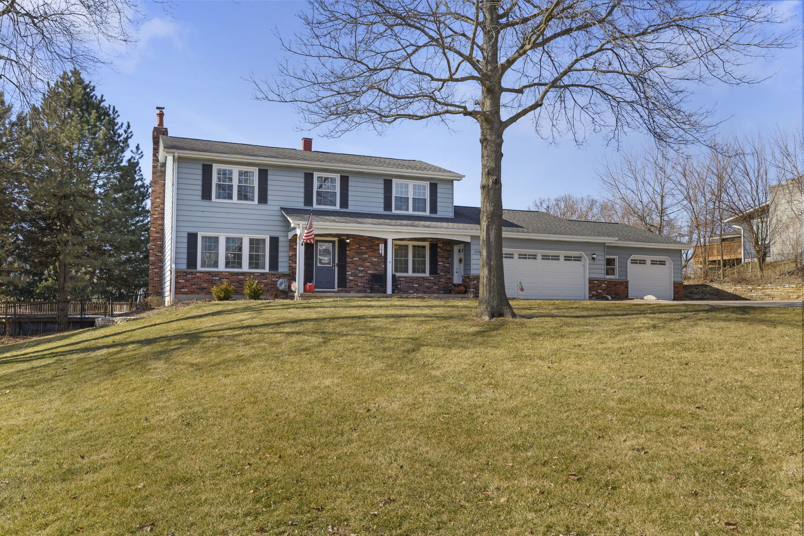 27942 N Lakeview Circle