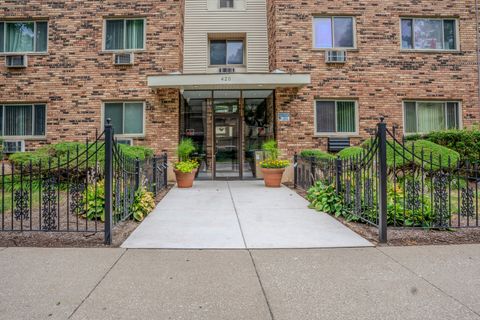 Photo of 420 S HOME Avenue #109N, Oak Park, IL 60302 (MLS # 12710296)