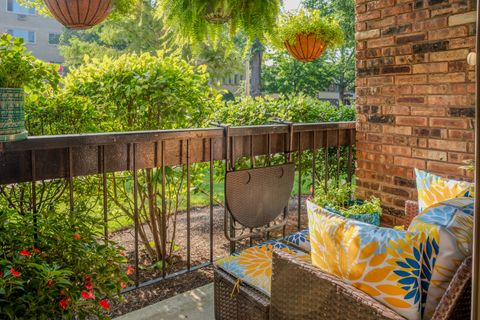 Tiny photo for 420 S HOME Avenue #109N, Oak Park, IL 60302 (MLS # 12710296)