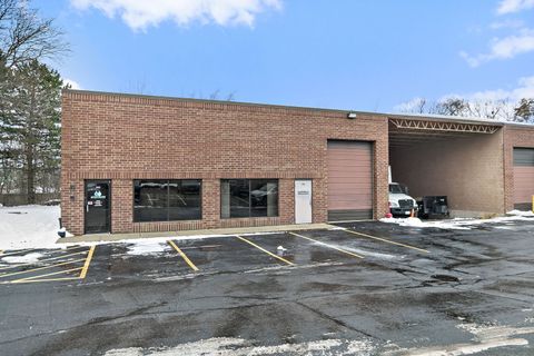 951 N Old Rand Road 102 Wauconda IL 60084