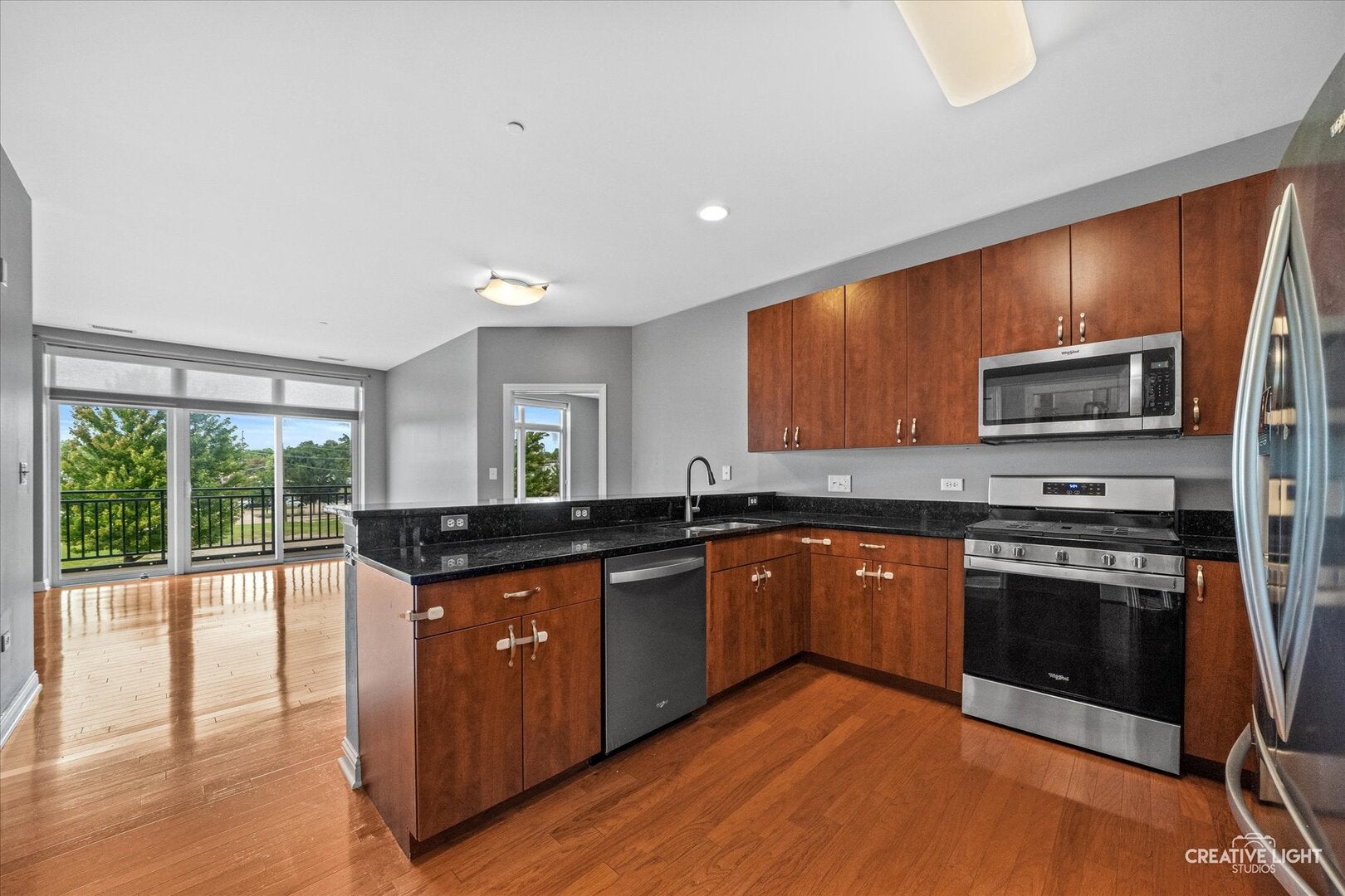 160 S River Street 206