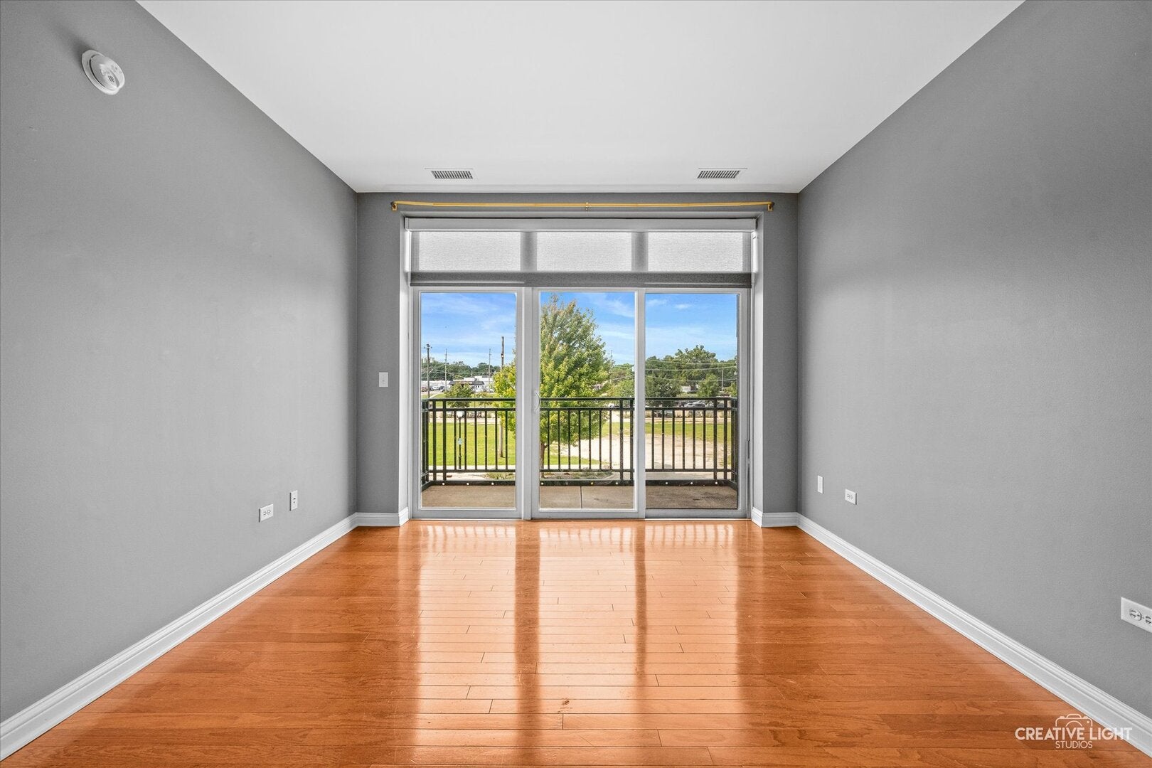 160 S River Street 206