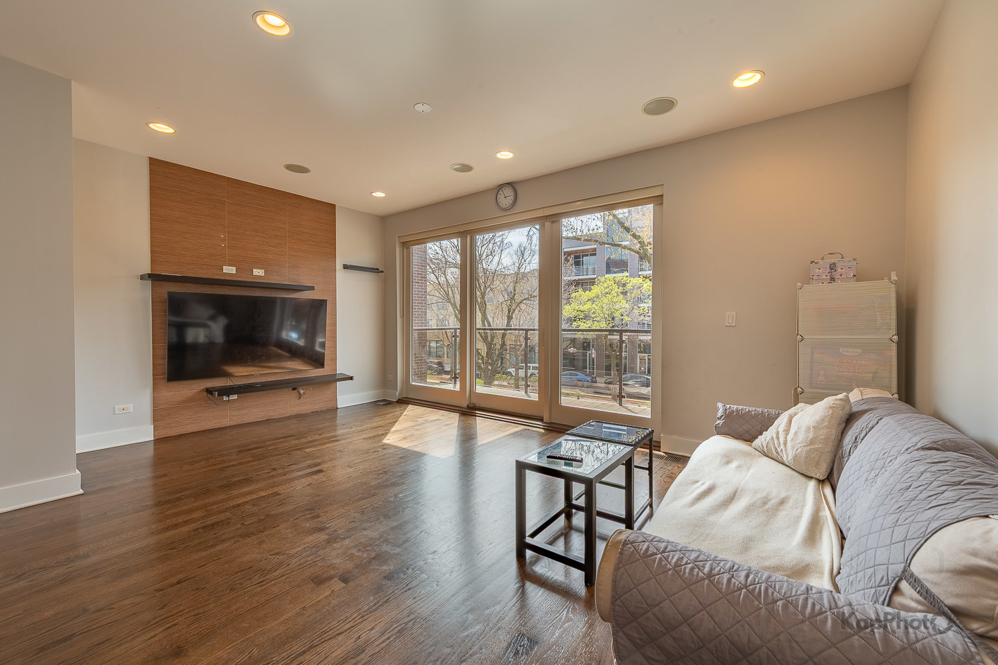 3839 N Ashland Avenue 2