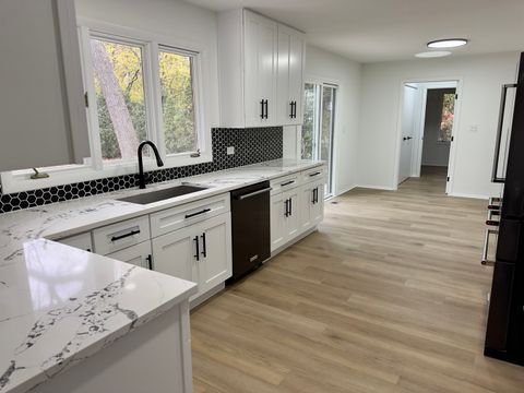 Tiny photo for 806 Wildwood Court, Oak Brook, IL 60523 (MLS # 12519324)