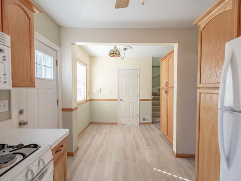 Tiny photo for 5831 W 89th Street, Oak Lawn, IL 60453 (MLS # 12555559)