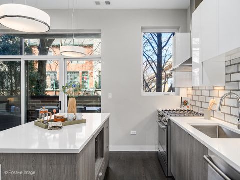 Tiny photo for 1802 S State Street #103, Chicago, IL 60616 (MLS # 12581516)