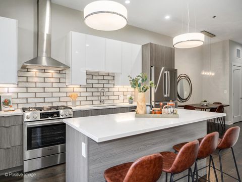 Tiny photo for 1802 S State Street #103, Chicago, IL 60616 (MLS # 12581516)