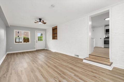 Tiny photo for 3923 Madison Avenue, Brookfield, IL 60513 (MLS # 12481323)