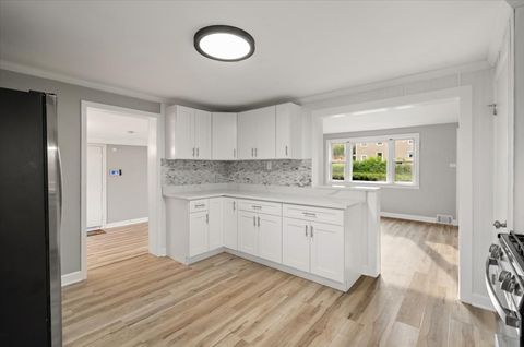 Tiny photo for 3923 Madison Avenue, Brookfield, IL 60513 (MLS # 12481323)