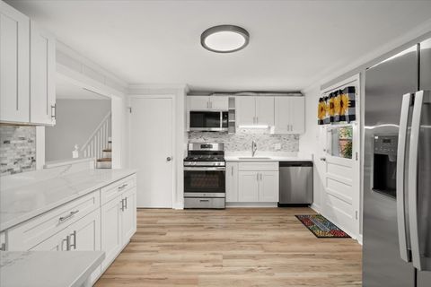 Tiny photo for 3923 Madison Avenue, Brookfield, IL 60513 (MLS # 12481323)