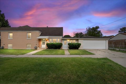 Tiny photo for 3923 Madison Avenue, Brookfield, IL 60513 (MLS # 12481323)