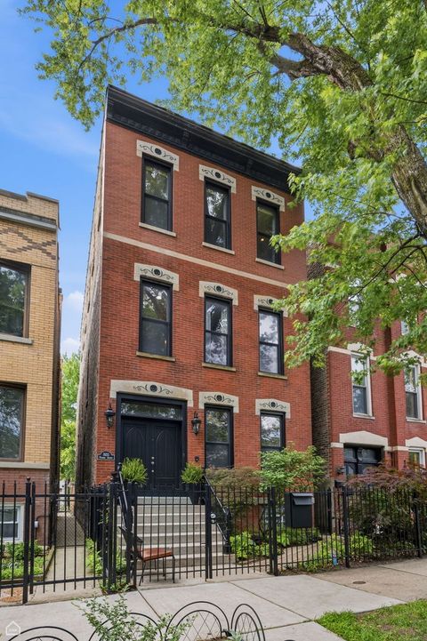 Photo of 1933 W Potomac Avenue, Chicago, IL 60622 (MLS # 12640626)