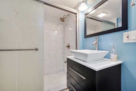 Tiny photo for 1715 W Thome Avenue, Chicago, IL 60660 (MLS # 12729876)